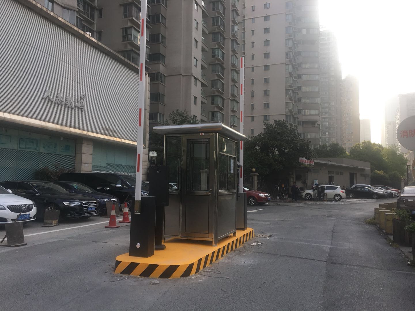 新白马公寓.jpg